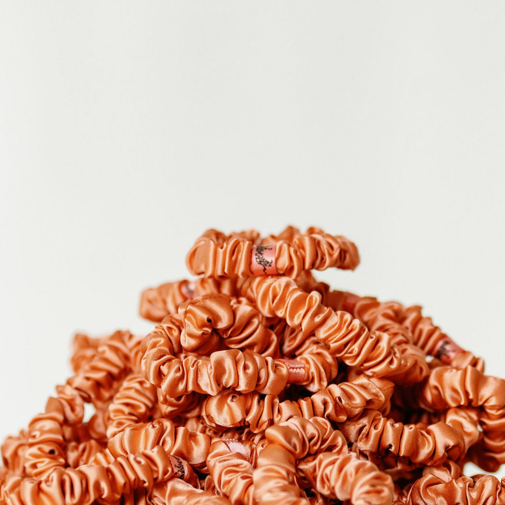 Organic Silk Scrunchie — Peachy Coral | 22 Momme Mulberry Silk